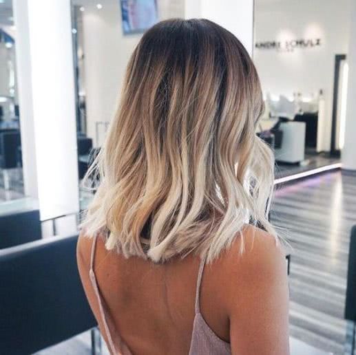 Layered Lob With Curtain Bangs And Balayage — Medium Length Winter Haircuts