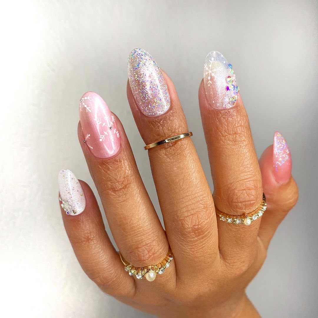 Pearlescent Pink with Snowflakes and Rhinestones Pearlescent Pink with Snowflakes and Rhinestones — Winter Acrylic Nails