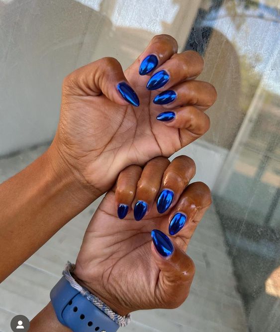 Classic Vibrant Blue Almond Nails — Winter Blue Nails