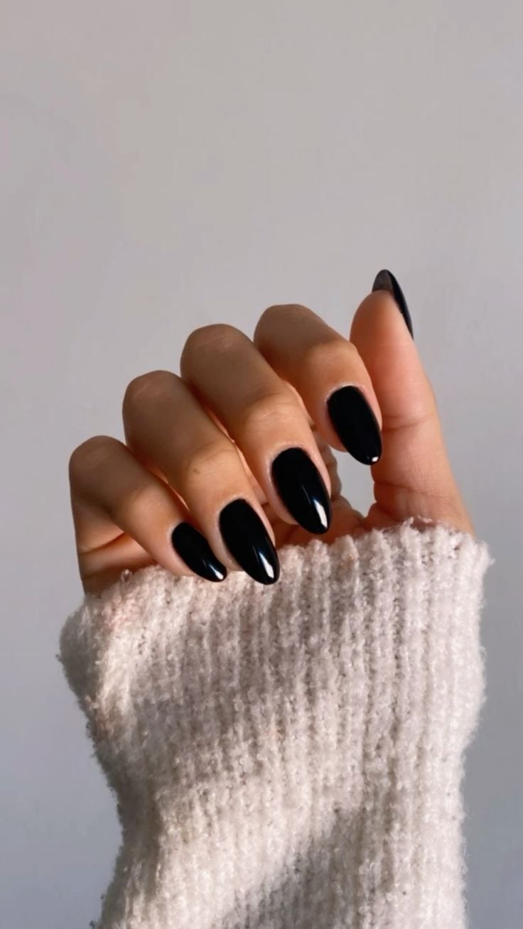 Deep Glossy Black Almond Nails Deep Glossy Black Almond Nails — Winter Black Nails