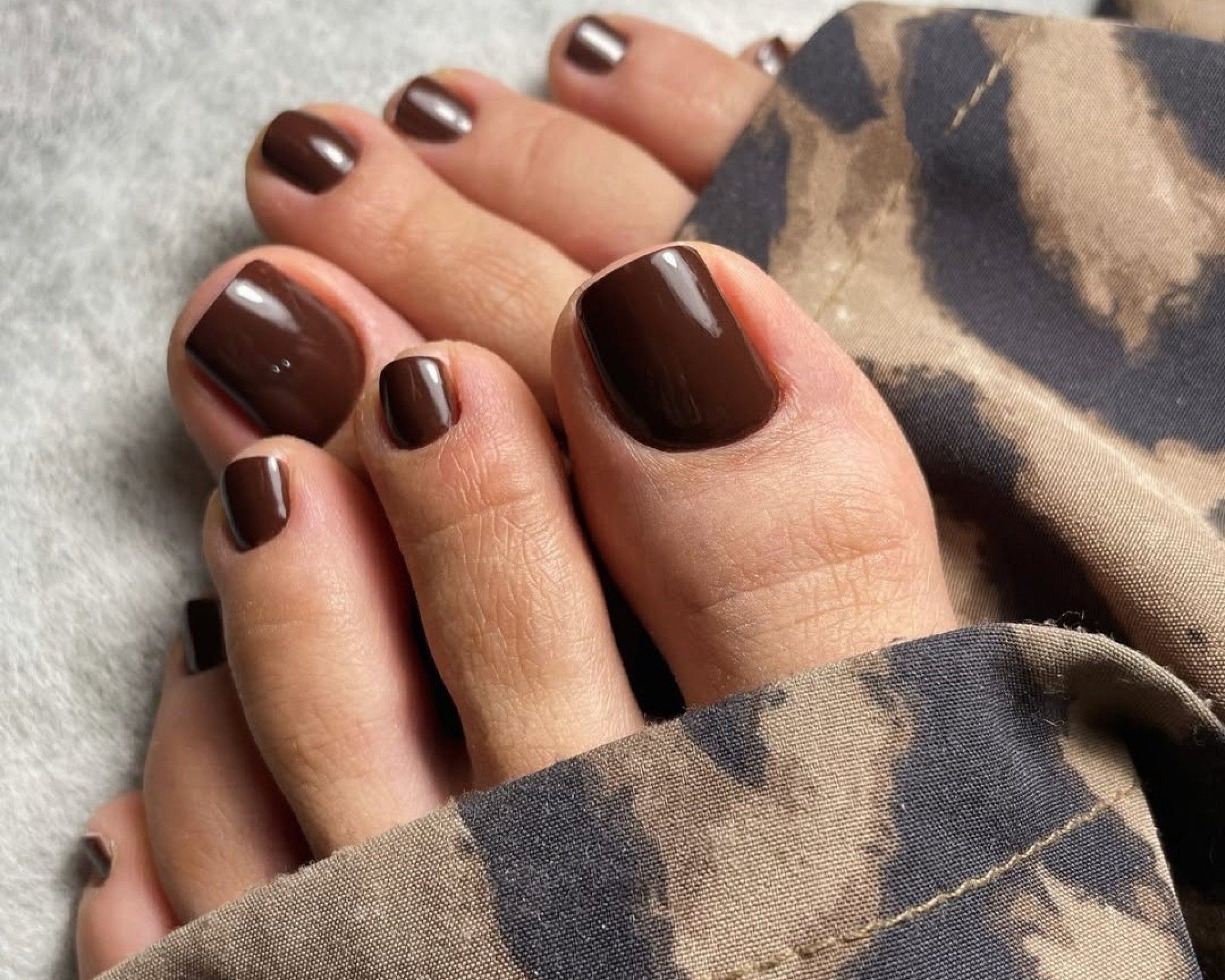 High Gloss Deep Chocolate Brown Glossy — Winter Pedicure Colors