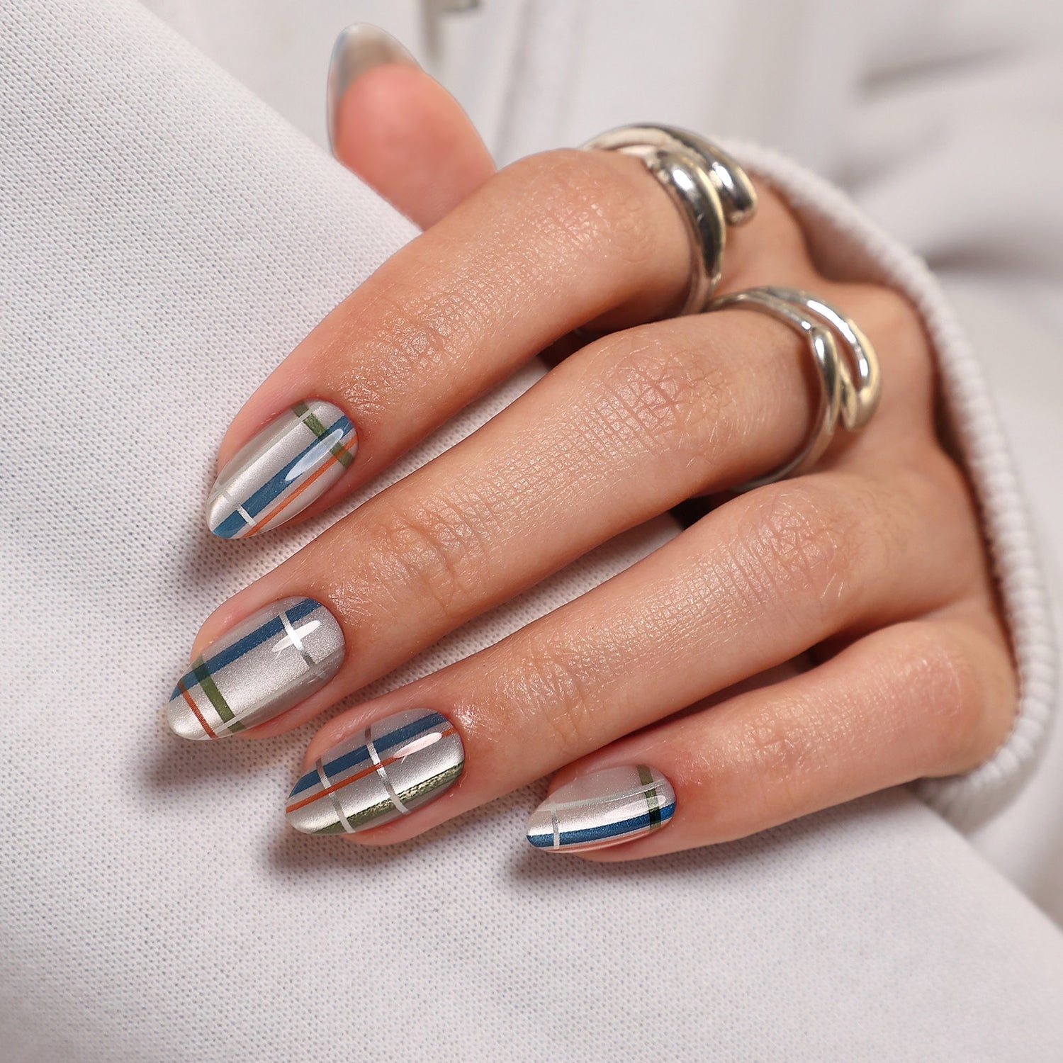 Metallic Silver Plaid Stiletto Acrylics Metallic Silver Plaid Stiletto Acrylics — Winter Acrylic Nails