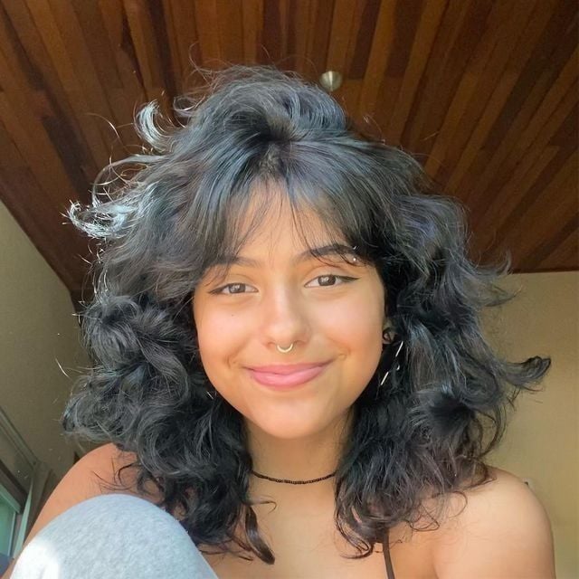 Layered Bob With Air-Dried Waves — Winter Haircuts for Thick Hair
