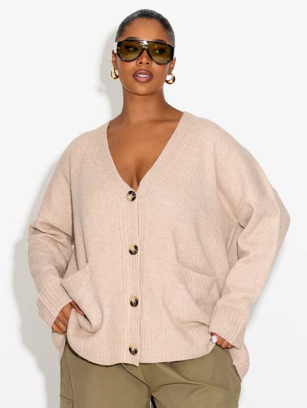 Cozy Comfort: Oversized Cardigan with Cargo Pants — Winter Outfits for Plus Size Women