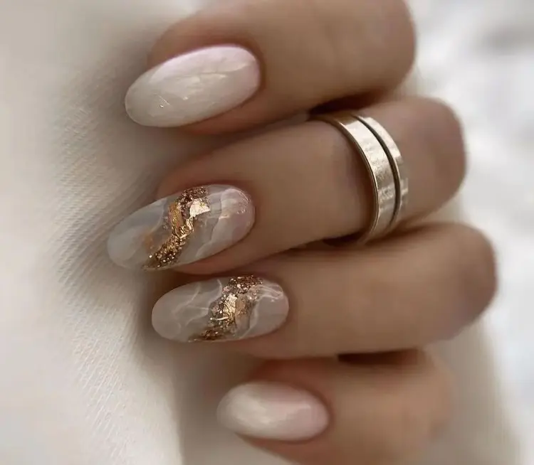 Shimmering Gold Leaf Marble Shimmering Gold Leaf Marble — Winter Marble Nails