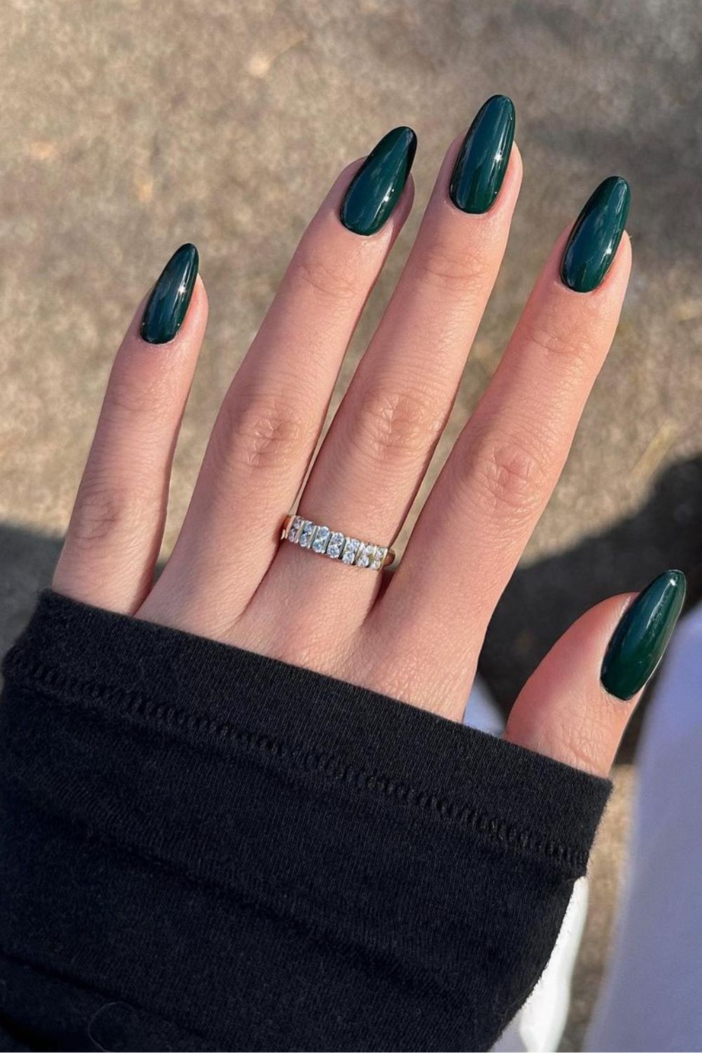 Deep Emerald Green Glossy Oval Nails Deep Emerald Green Glossy Oval Nails — Winter Nail Colors for Women Over 50