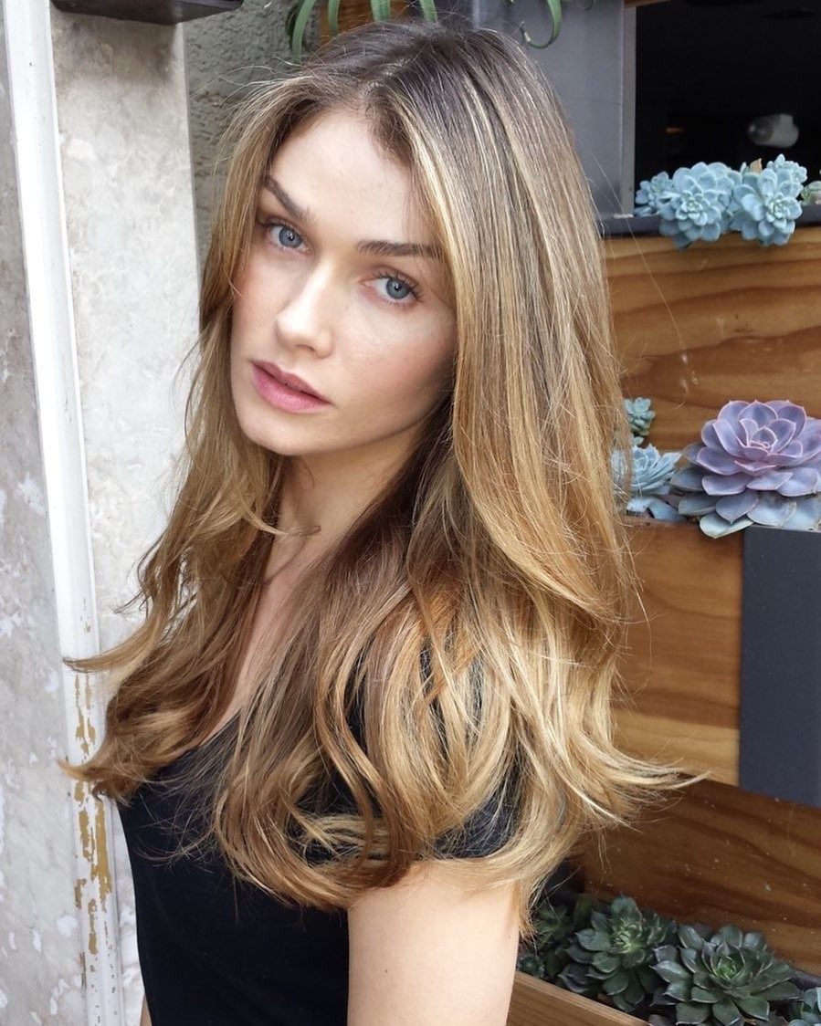Ash Blonde With Platinum Contrast Ash Blonde With Platinum Contrast — Winter Hair Colors for Pale Skin