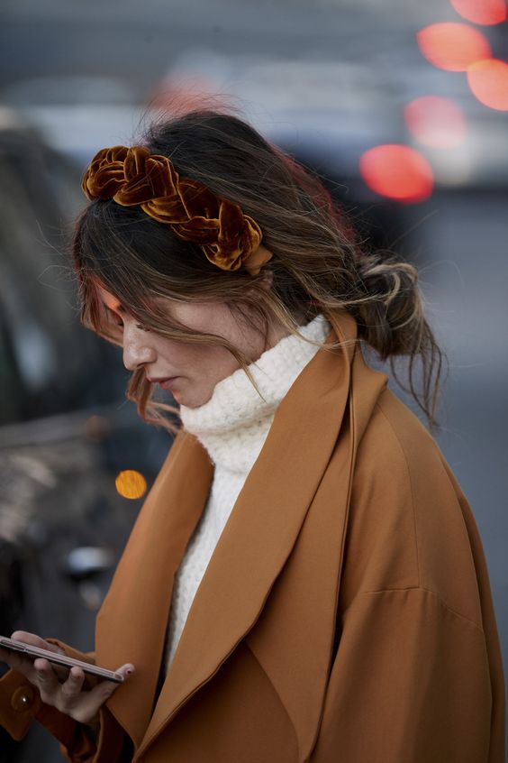 Collarbone Dark Blonde Bun With Velvet Headband Collarbone Dark Blonde Bun With Velvet Headband — Winter Hairstyles with Headband