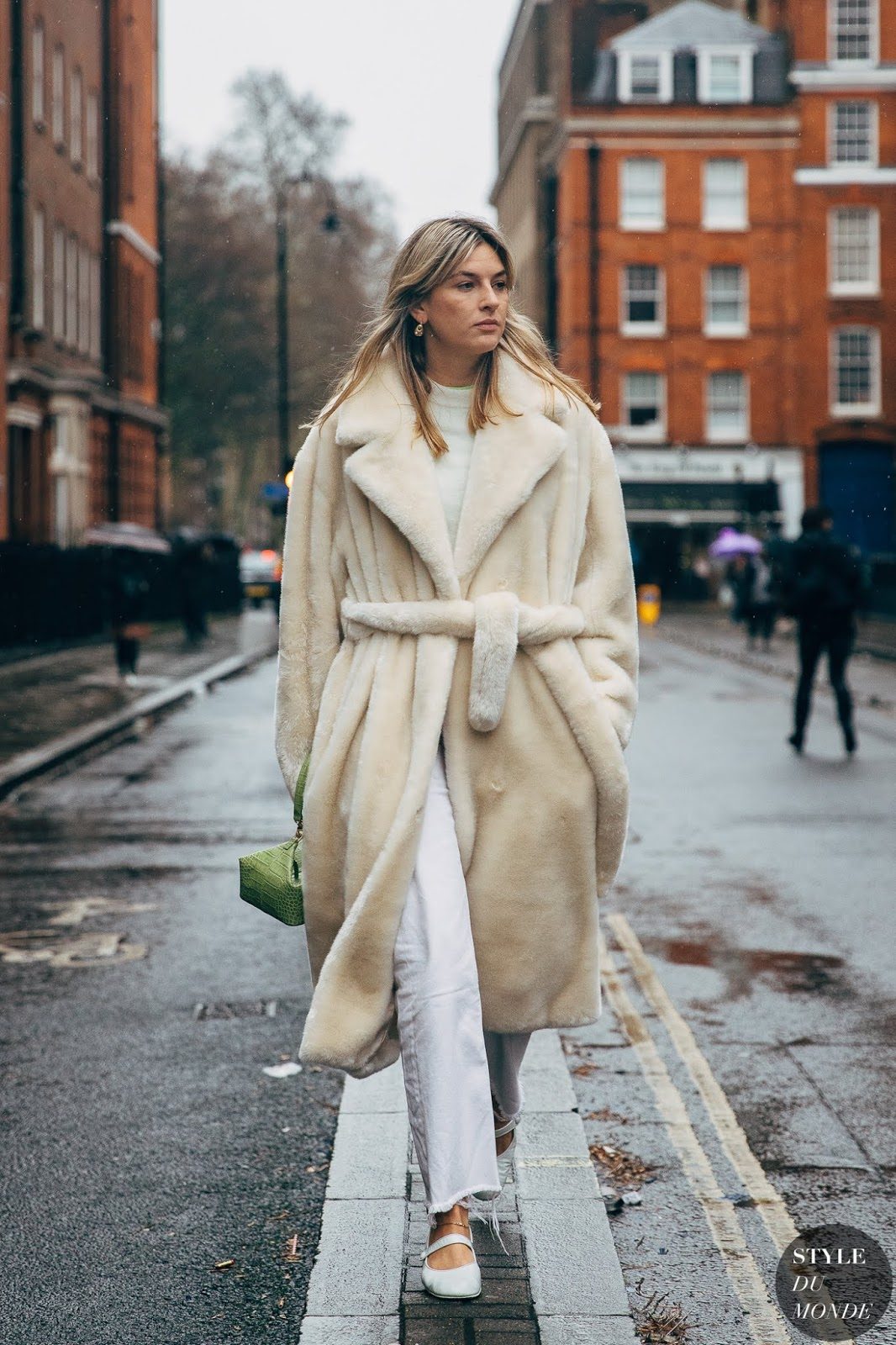 Elegant Faux Fur Coat for a Chic Winter City Aesthetic — London Winter Outfits