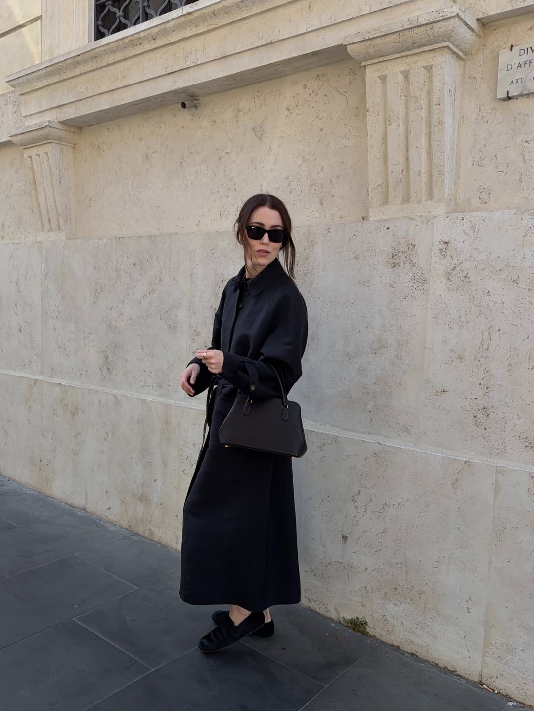 Smart Casual Outfit Idea — All Black Winter Outfits