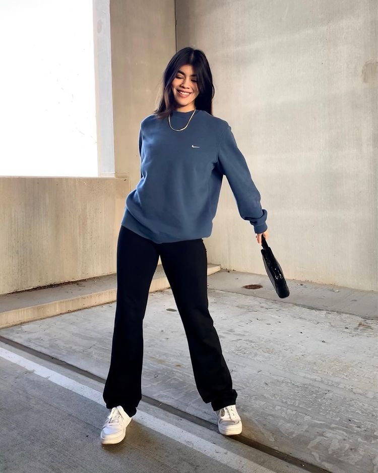 Fitted White Sweat Set with Chunky Sneakers and Gold Necklace — Sweatpants Outfits