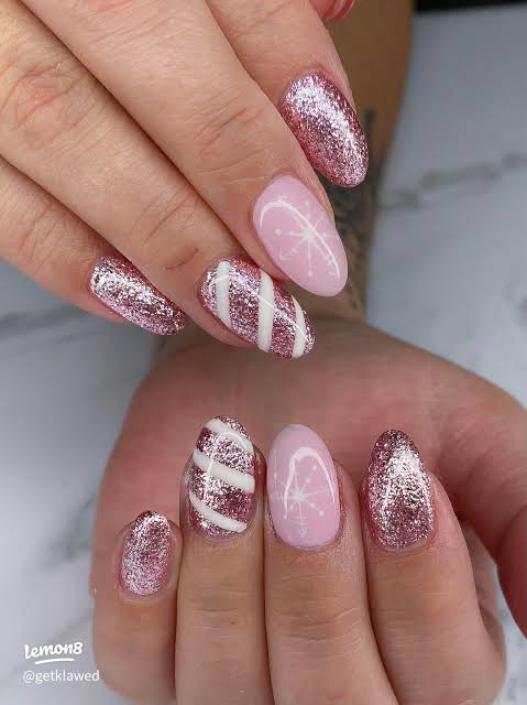 Pink Glitter Snowflake Stripe Medium Oval Nails Pink Glitter Snowflake Stripe Medium Oval Nails — Winter Glitter Nails