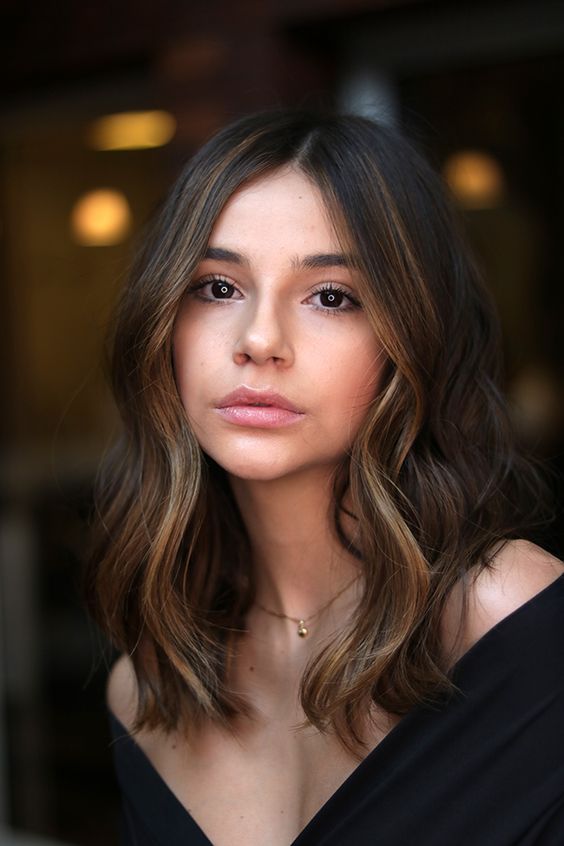 Wavy Long Bob With Face-Framing Highlights — Medium Length Winter Haircuts