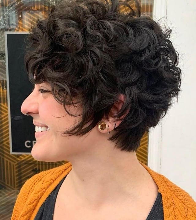 до уха Visual Idea — Winter Haircuts for Round Faces