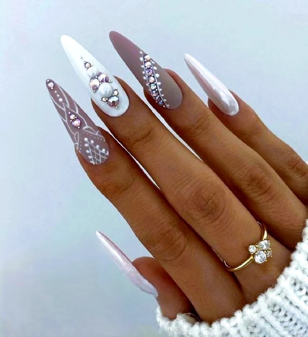 Extra-Long Matte Taupe & White Line Art Stilettos Extra-Long Matte Taupe & White Line Art Stilettos — Winter Stiletto Nails