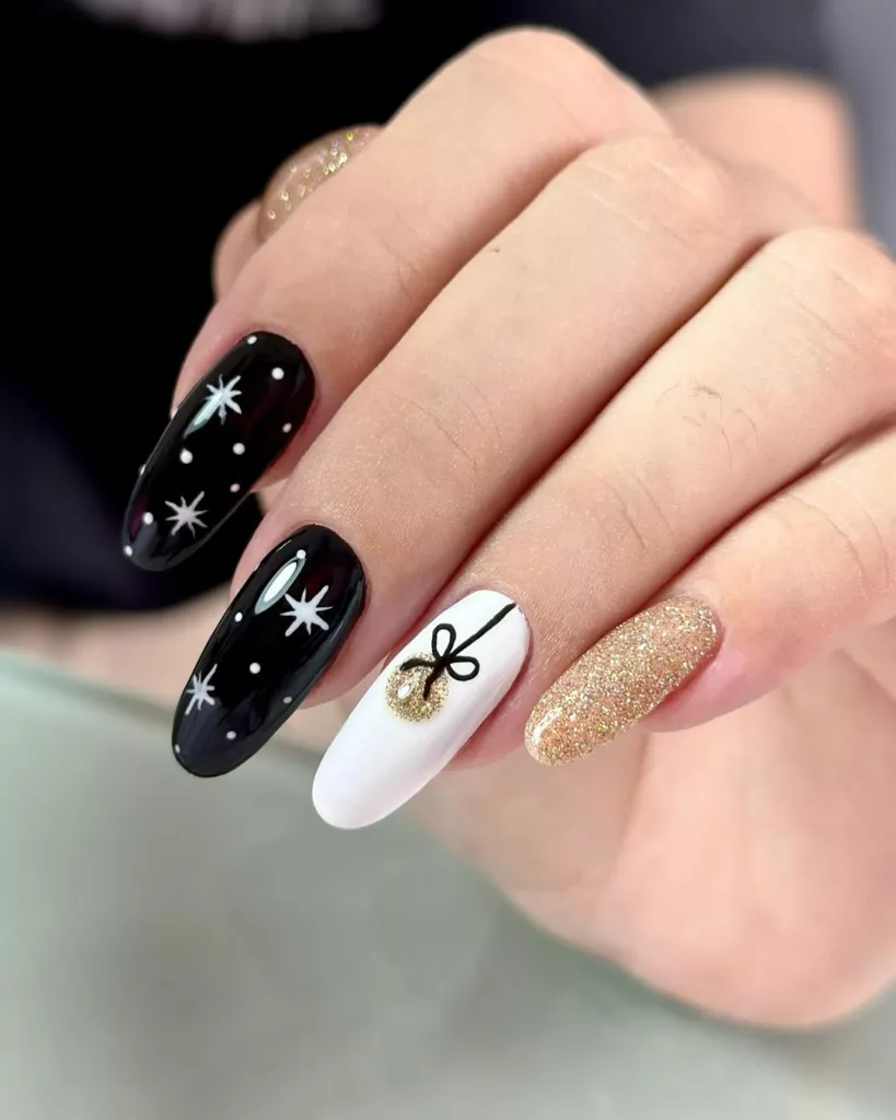 Long Stiletto Black Gold Ornaments Long Stiletto Black Gold Ornaments — Cute Winter Nails