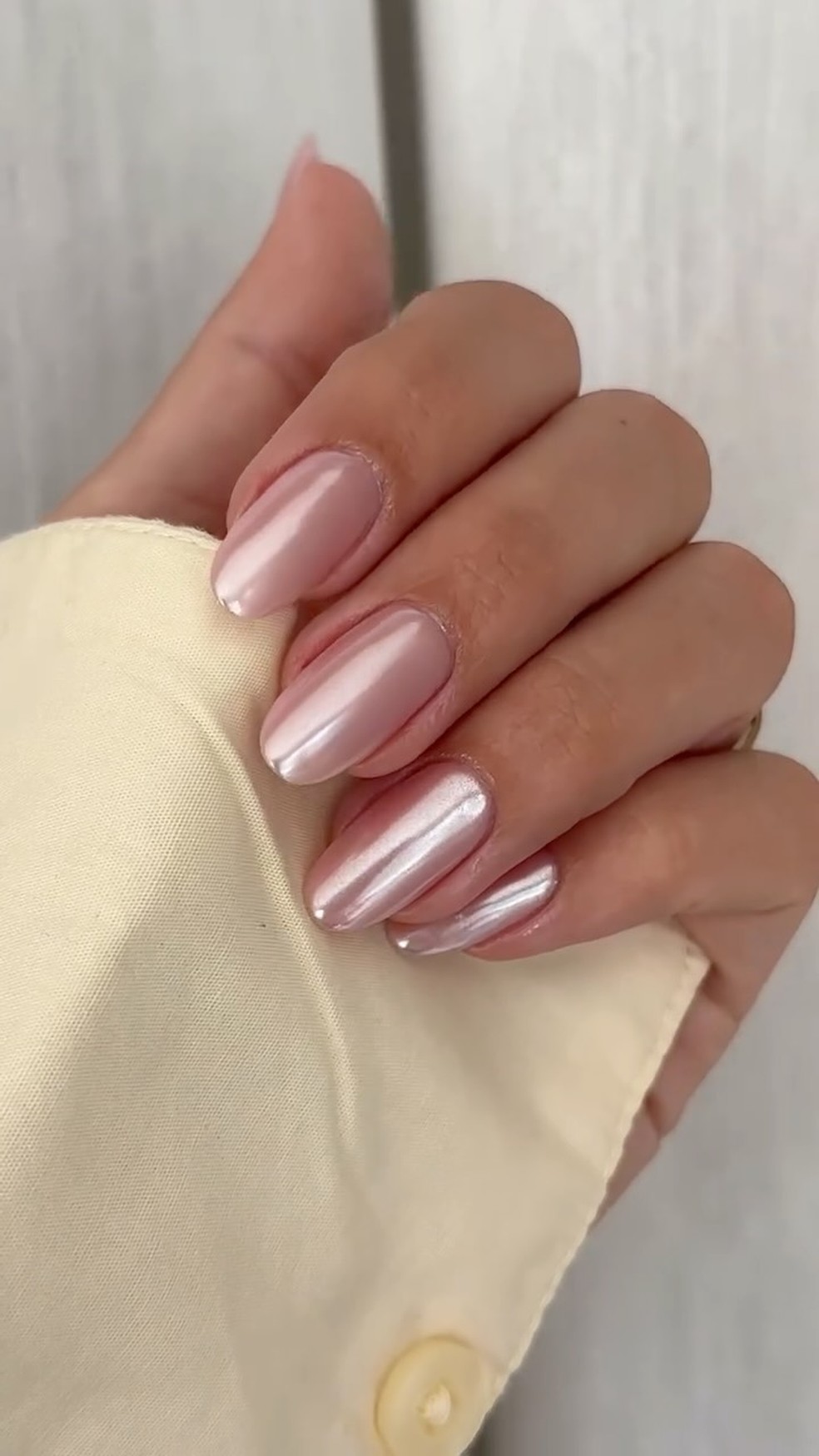 Pale Pink Pearlescent Iridescent Nails Pale Pink Pearlescent Iridescent Nails — Winter Nail Colors