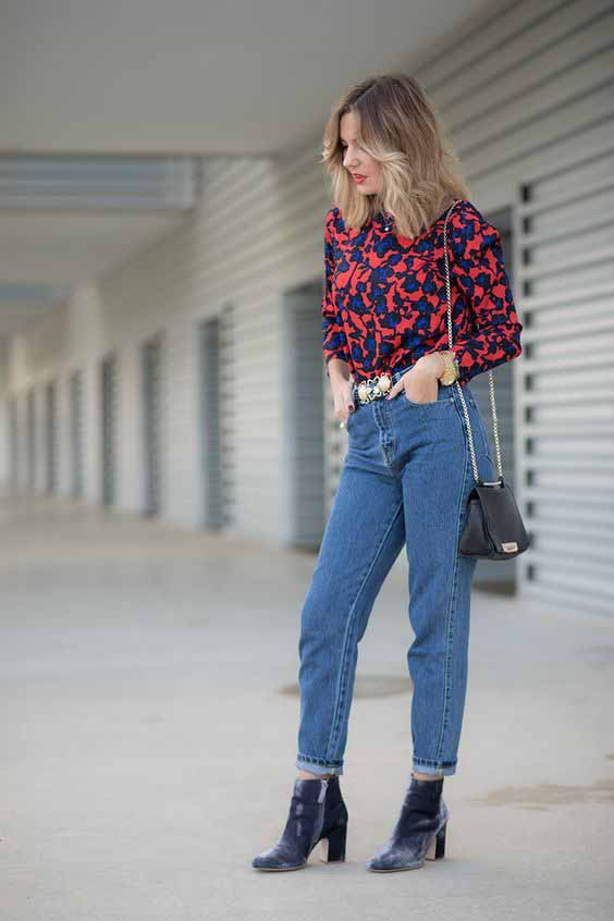 Classic Casual: Turtleneck, Jeans, and Suede Ankle Boots — Ankle Boots Outfits