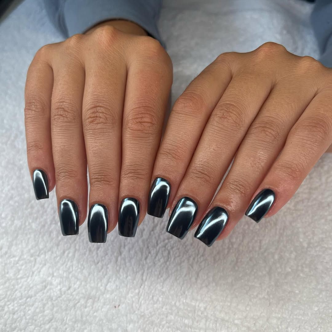 Off-White Snowflake Art Medium Squovals — Winter Squoval Nails