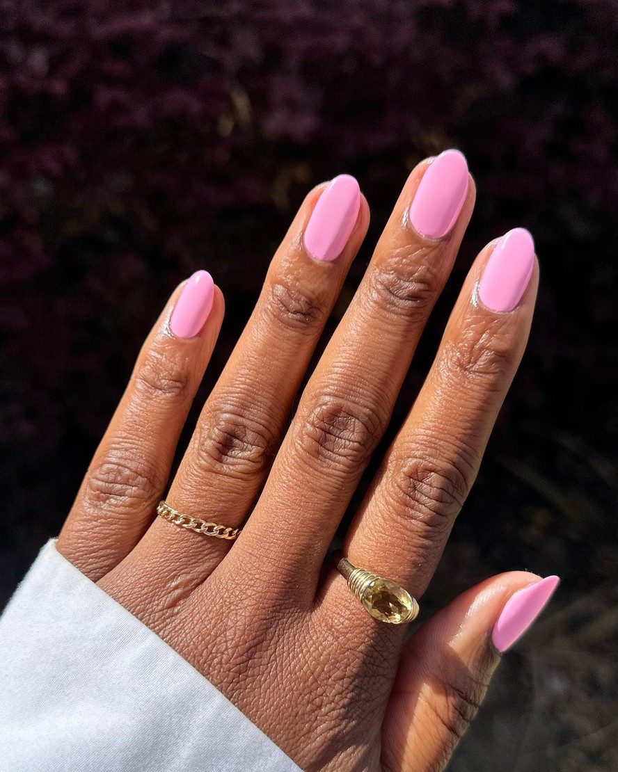 Timeless Light Pink Oval Nails — Pastel Winter Nails