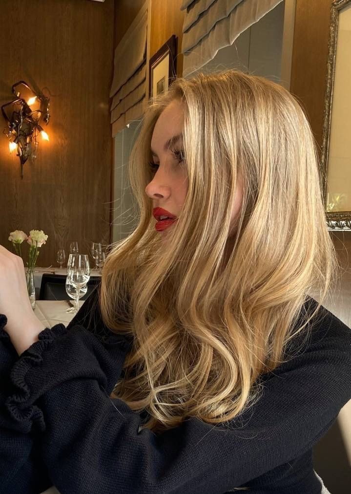 Ash Blonde Wavy Blowout Ash Blonde Wavy Blowout — Winter Hair Colors for Pale Skin