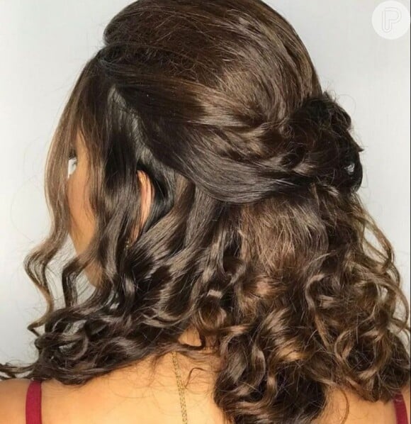 Dark Brown With Subtle Highlights Dark Brown Twisted Half Up With Curls — Winter Half Up Half Down Hairstyles