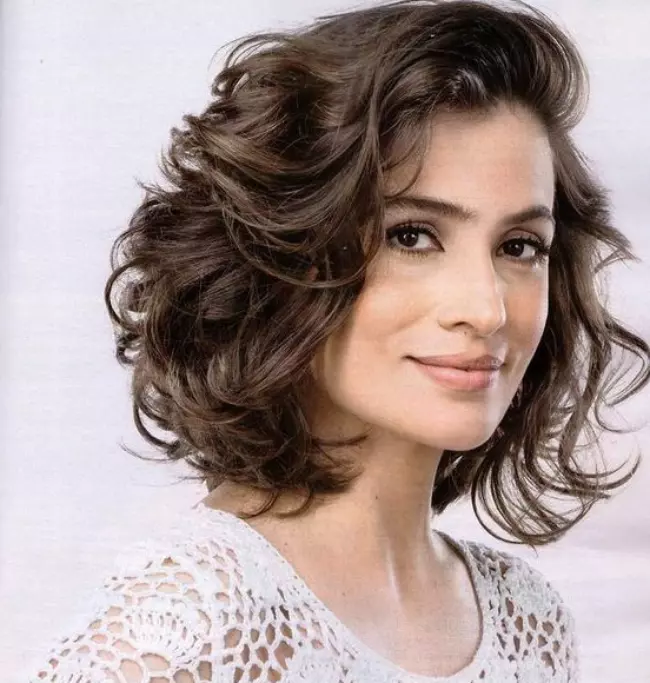 Collarbone Bob with Natural Waves Collarbone Bob with Natural Waves — Winter Haircuts for Women Over 50