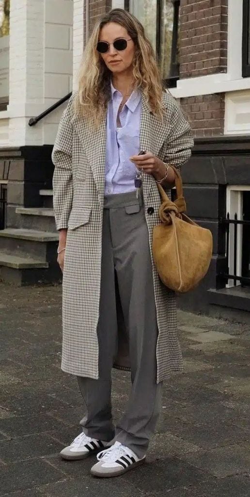 Checked Long Coat with Light Blue Shirt and Sneakers Checked Long Coat with Light Blue Shirt and Sneakers — Dressy Winter Outfits