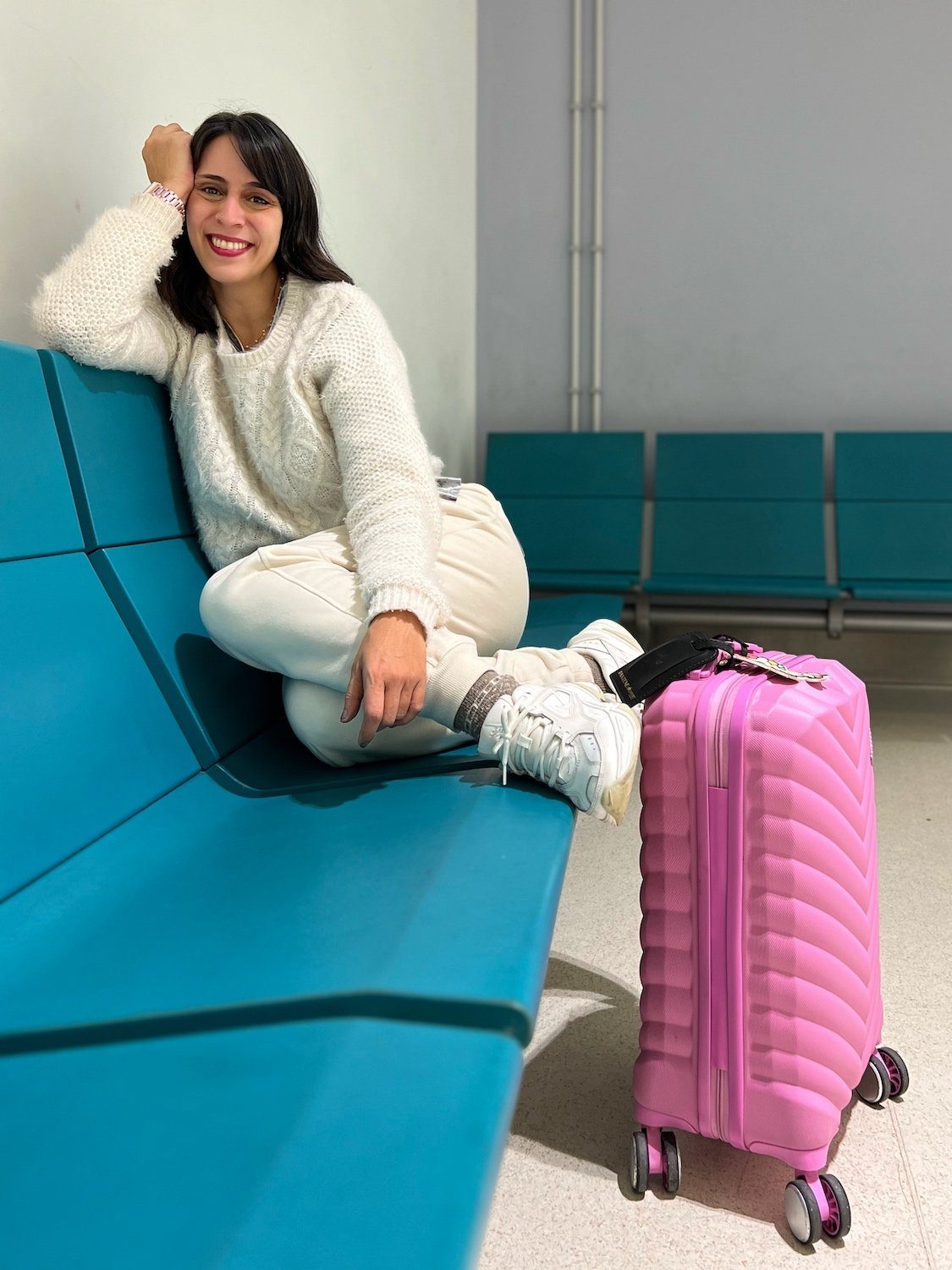 Cream Cable Knit Sweater and Matching Relaxed Fit Pants for a Cozy Travel Set — Winter Airport Outfits