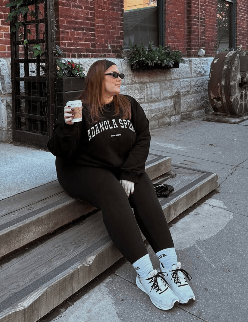 Graphic Sweatshirt and Leggings for Casual Cool Workouts Graphic Sweatshirt and Leggings for Casual Cool Workouts — Winter Workout Outfits