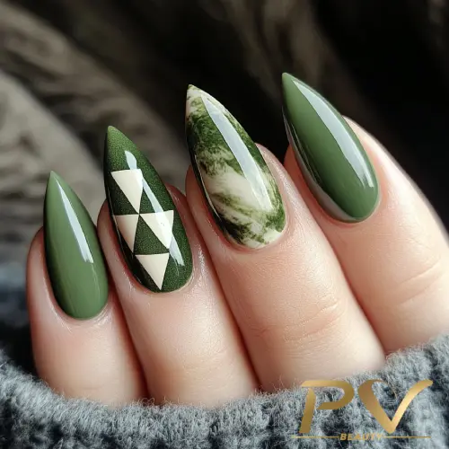 Visual Idea — Emerald Green Nails