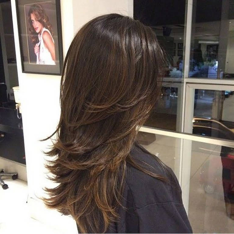 Chin To Collarbone Visual Idea — Winter Haircuts for Women