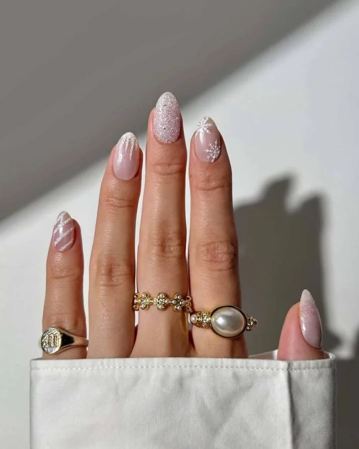 Sheer Nude with White and Silver Glitter Snowflake Sheer Nude with White and Silver Glitter Snowflake — Winter White Nails