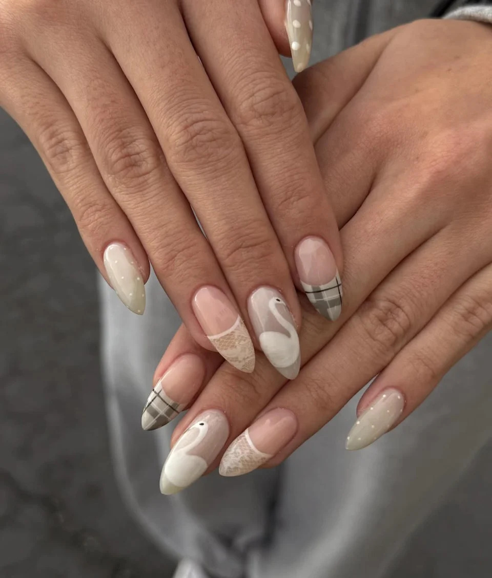 Nude and White Elegant Winter Art Nails Nude and White Elegant Winter Art Nails — Winter Nails