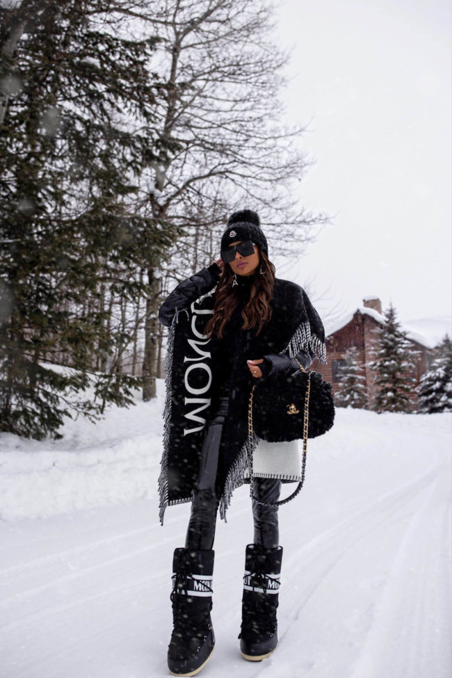 Chic Urban Winter Look with Black Moon Boots and Leather Pants Chic Urban Winter Look with Black Moon Boots and Leather Pants — Moon Boots Outfits