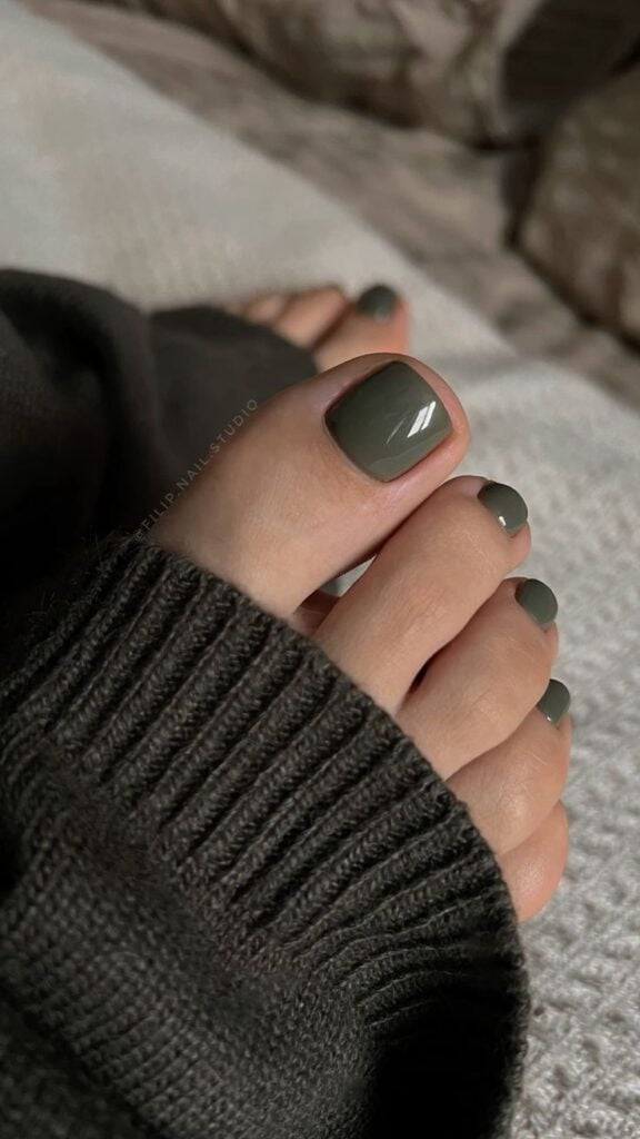 Deep Glossy Olive Green — Winter Pedicure Colors