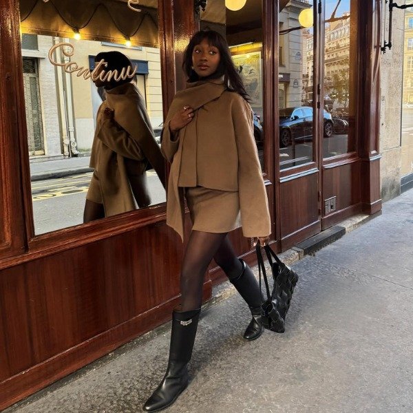 Cropped Jacket and Scarf Set with Knee-High Boots Cropped Jacket and Scarf Set with Knee-High Boots — Winter Boots Outfits
