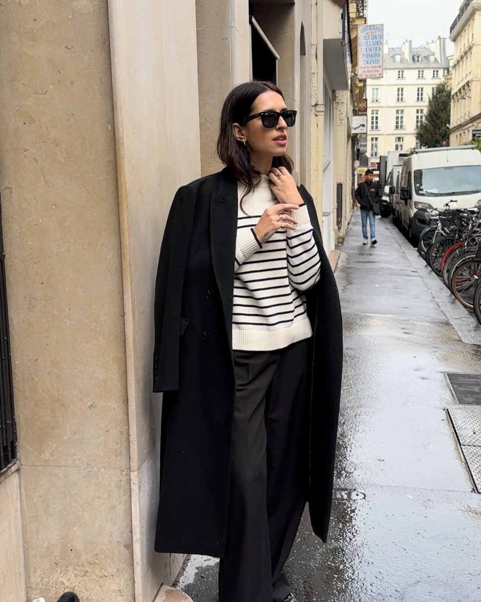 Striped Sweater and Black Coat Draped — Classy Winter Outfits