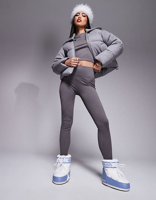 White And Light Blue Lace-Up Boots Outfit Idea White And Light Blue Lace-Up Boots Outfit Idea — Moon Boots Outfits