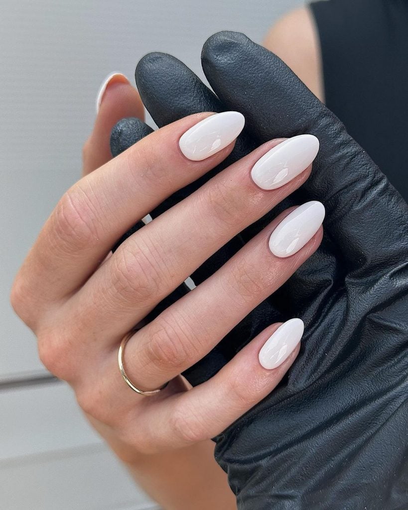 Classic French Almond Nails with Gold Ring — Short Winter Almond Nails
