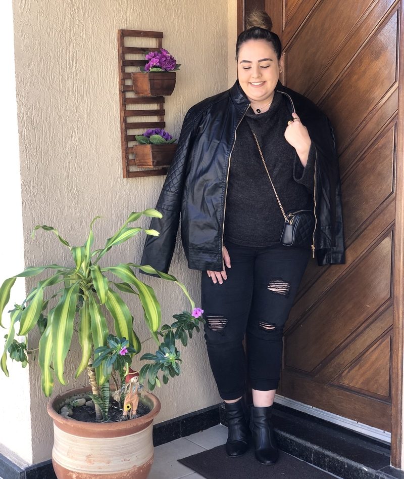 Edgy Casual: Leather Jacket with Ripped Jeans — Winter Outfits for Plus Size Women