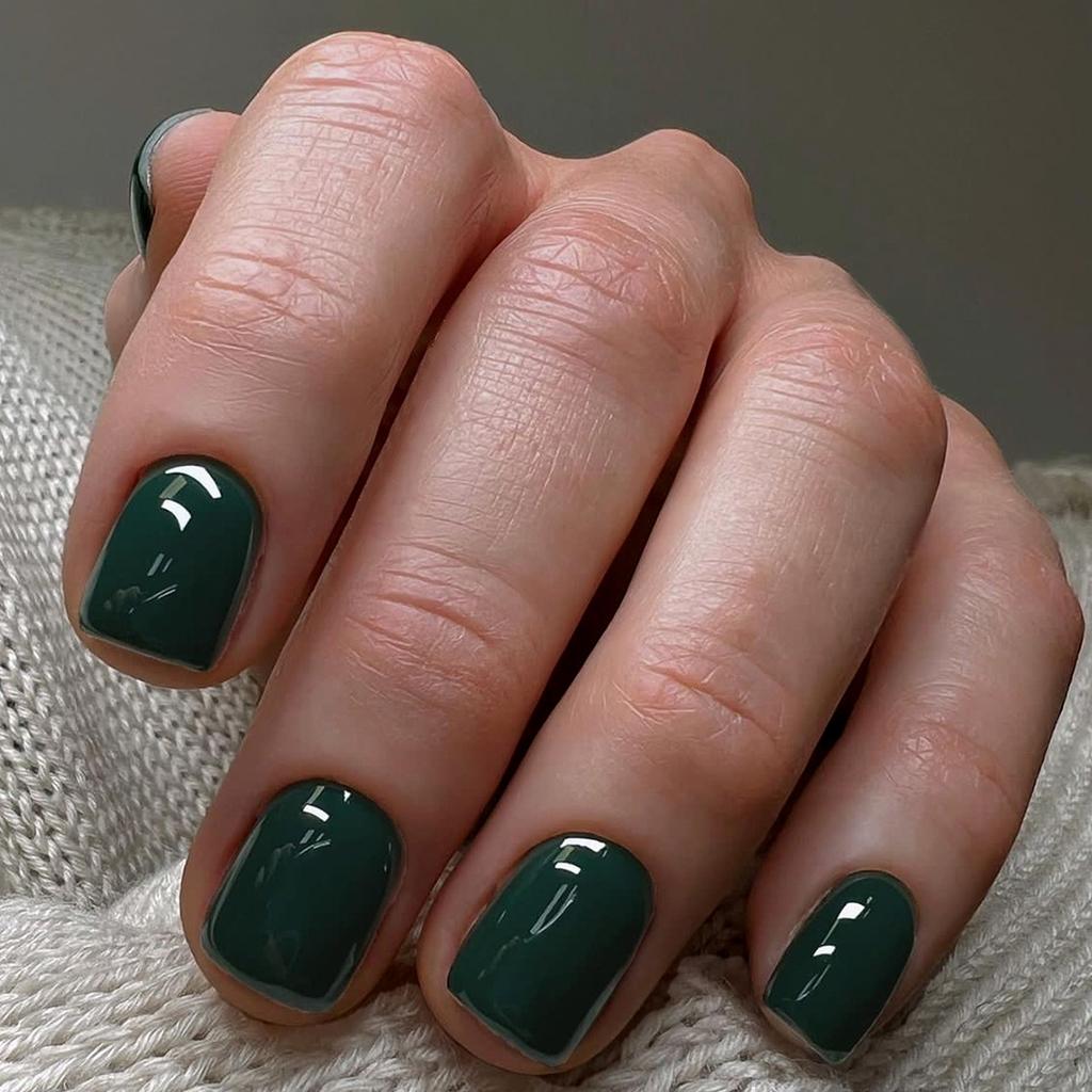 Short Square Deep Green Glossy Short Square Deep Green Glossy — Fall to Winter Nails