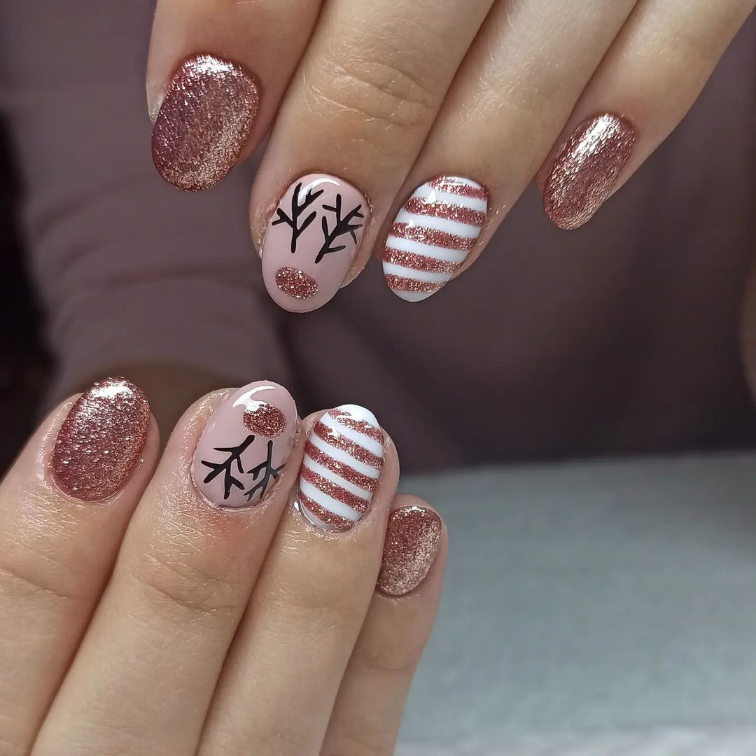 Glitter Glossy Visual Idea Glitter Glossy Visual Idea — Cute Winter Nails