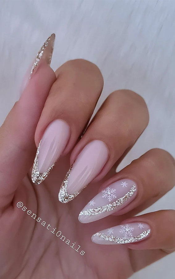 Light Blue Snowflake Glitter Medium Oval Nails Light Blue Snowflake Glitter Medium Oval Nails — Winter Glitter Nails