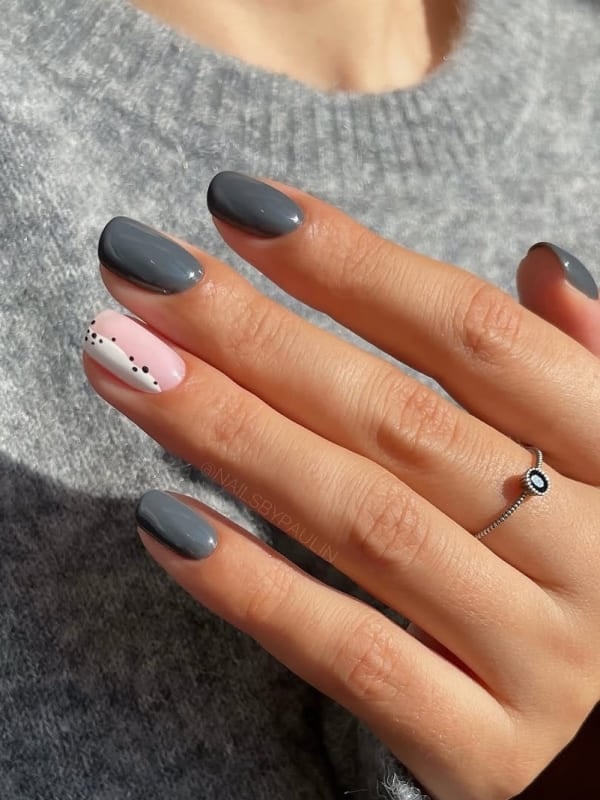 Dark Grey with Abstract Pink and Black Dots — Short Winter Gel Nails