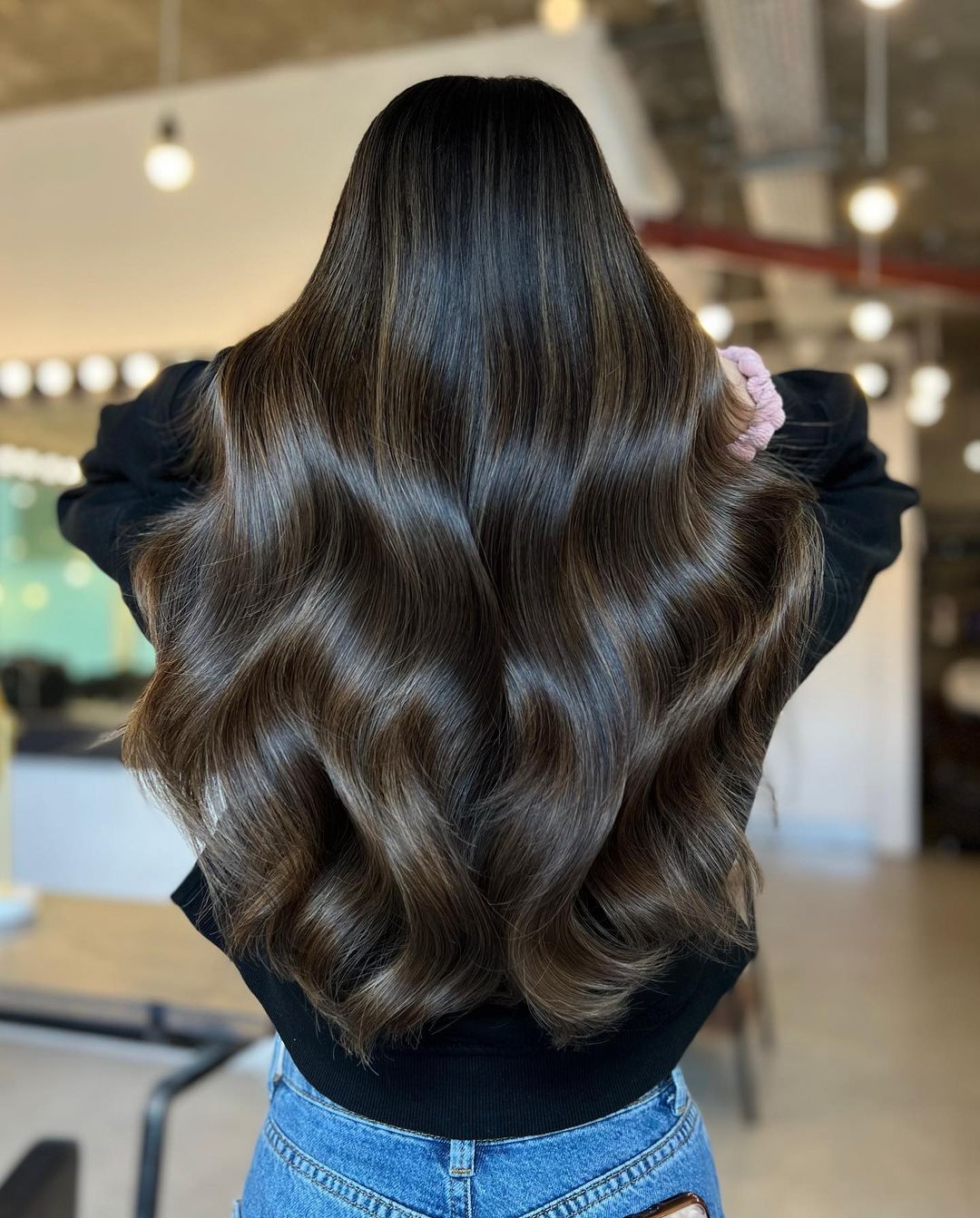 Loose Voluminous Waves Visual Idea Loose Voluminous Waves Visual Idea — Reverse Balayage