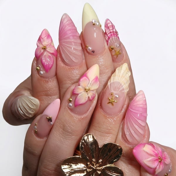 Short Almond Pastel 3D Flowers Abstract Textures — 3D Nails Art Ideas