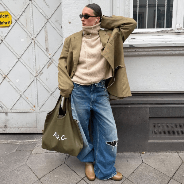 Beige Turtleneck Under an Olive Plaid Blazer Beige Turtleneck Under an Olive Plaid Blazer — Sweater Outfits
