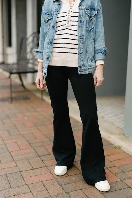 Athleisure Comfort: Grey Quarter-Zip Sweatshirt with V-Waist Flare Leggings — Flare Leggings Outfits