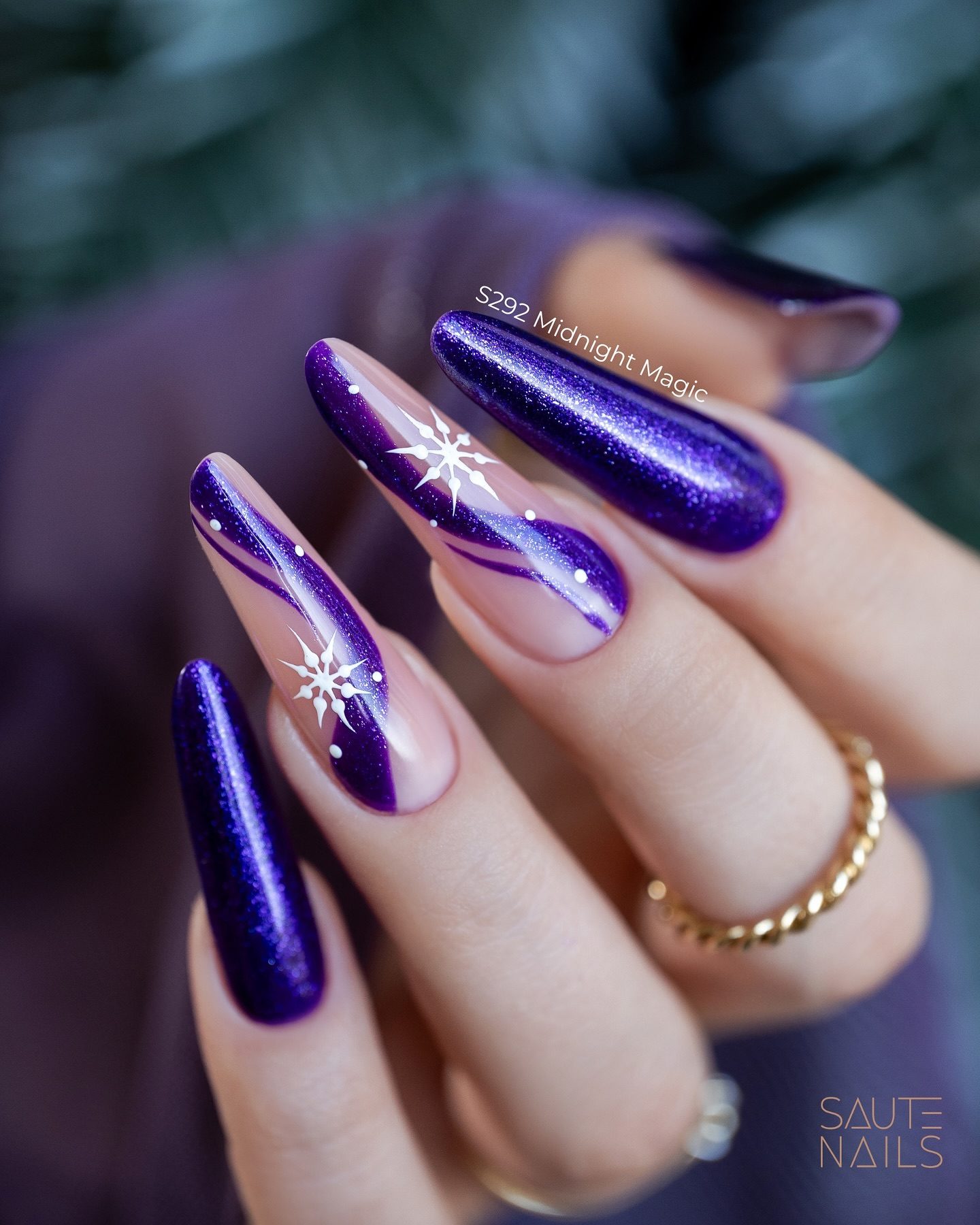 Sparkling Purple Snowflake Stiletto — Winter Purple Nails